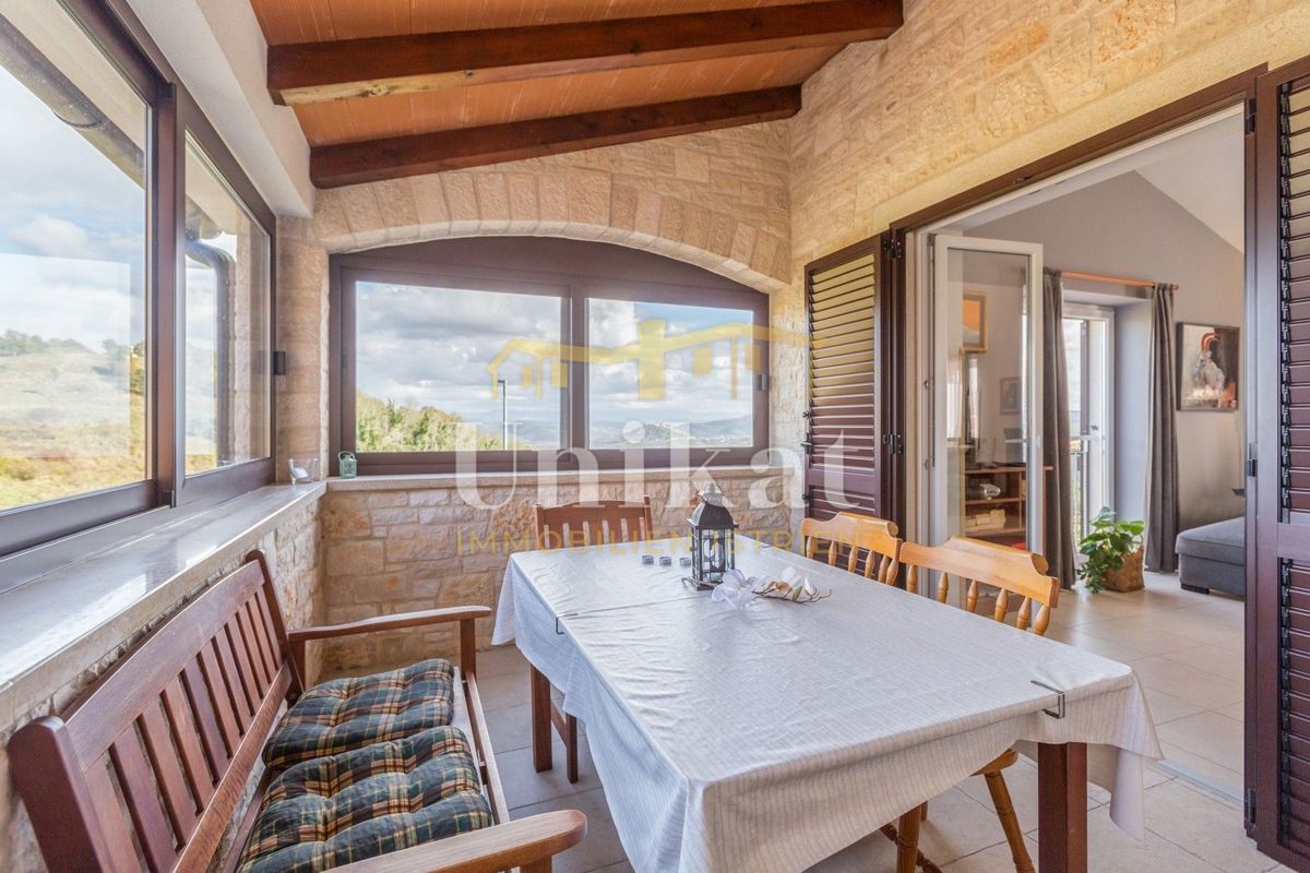 Hiša s čudovitim razgledom - Vižinada